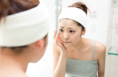 ニキビや吹き出物などを改善する食べ物や食事とは？