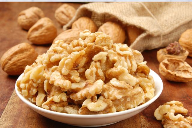 Walnuts_are_good_for_blood_vessels